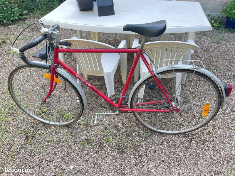 Velo course vintage motobecane à Le Grau Du Roi | Clasf sports