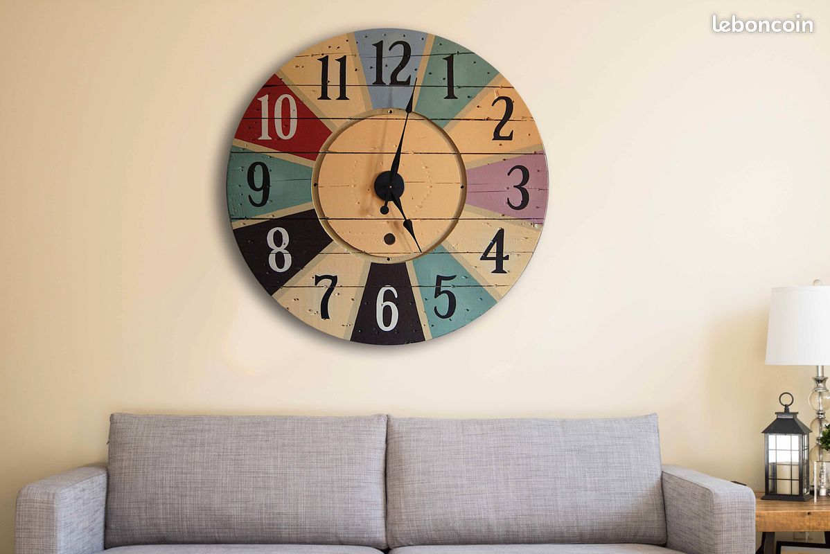Géante horloge touret bois (image 1)