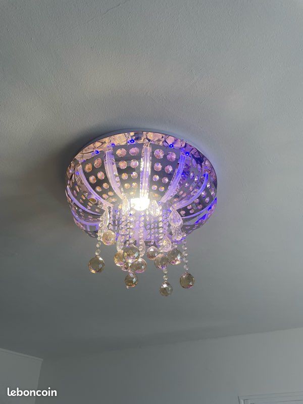 Lustre (image 1)