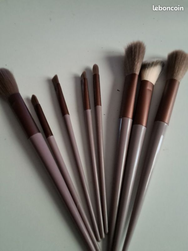 Pinceau pour maquillage neuf (image 1)
