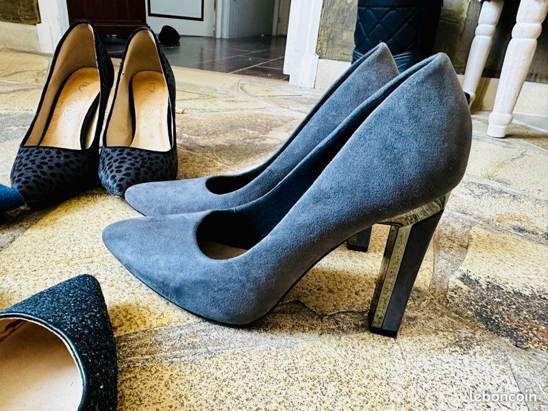 Chaussures à talon fermées femmes Chaussures