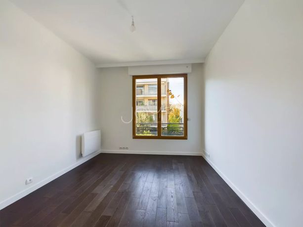 Appartement a louer  - 6 pièce(s) - 190 m2 - Surfyn