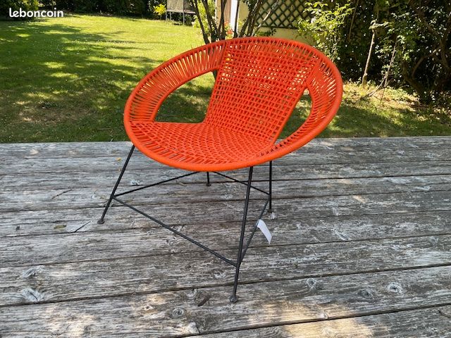 Chaise d'exterieur orange (image 2)