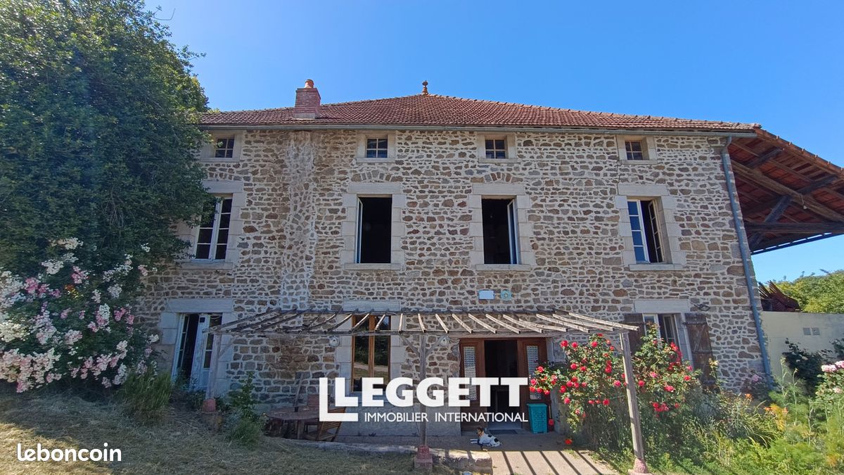 Maison 10 pièces 265 m² · à Auzances · 265 m² · 318 000 €