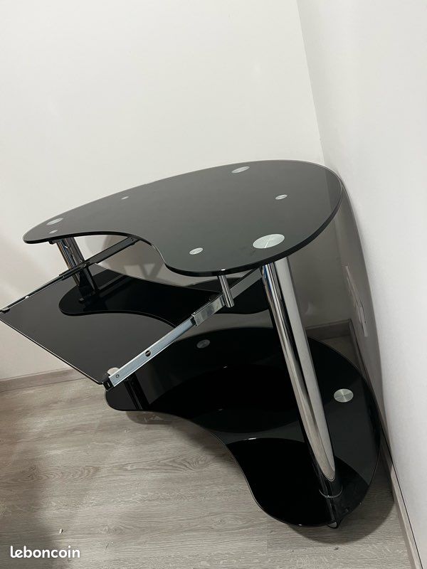 Bureau en verre (image 1)