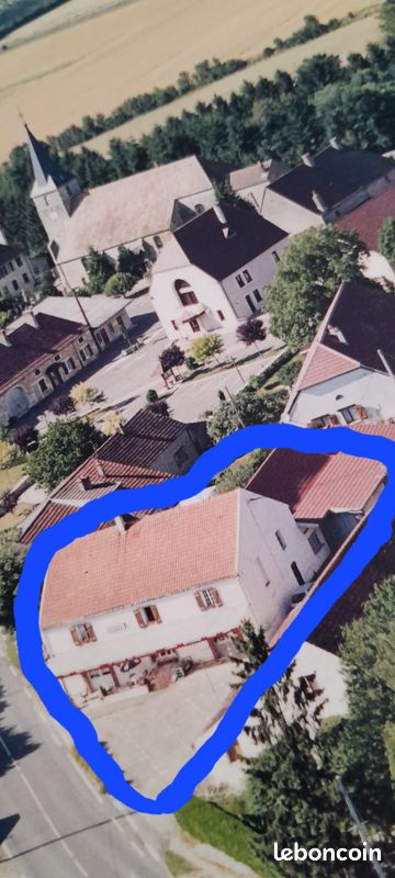 Immeuble 12 pièces 400 m² · à Asnans-Beauvoisin · 400 m² · 300 000 €