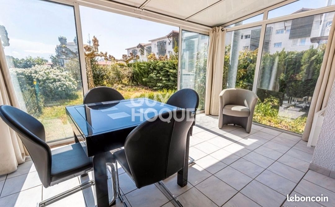Appartement T2 avec jardin - résidence et parking sécurisés - Piscine - Océan 20mn - 10mn lac (image 1)
