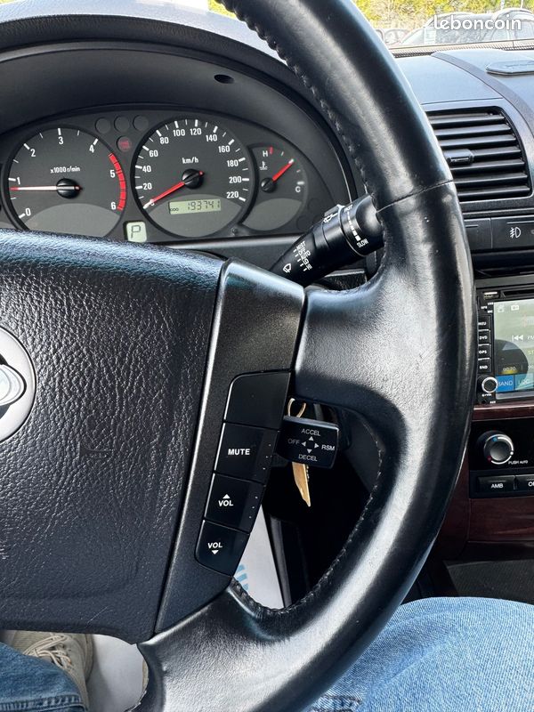 Ssangyong Rexton II 2.7 Xdi 163 CV / 4x4 / BOITE AUTOMATIQUE / CUIR / CLIM AUTO / ATTELAGE (image 18)