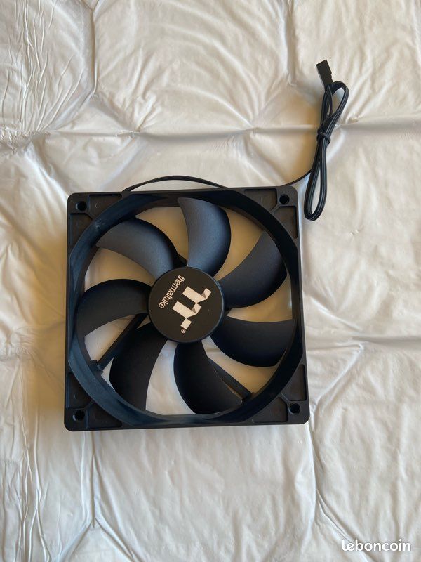 Ventilateur pour ordinateur Thermaltake (image 1)