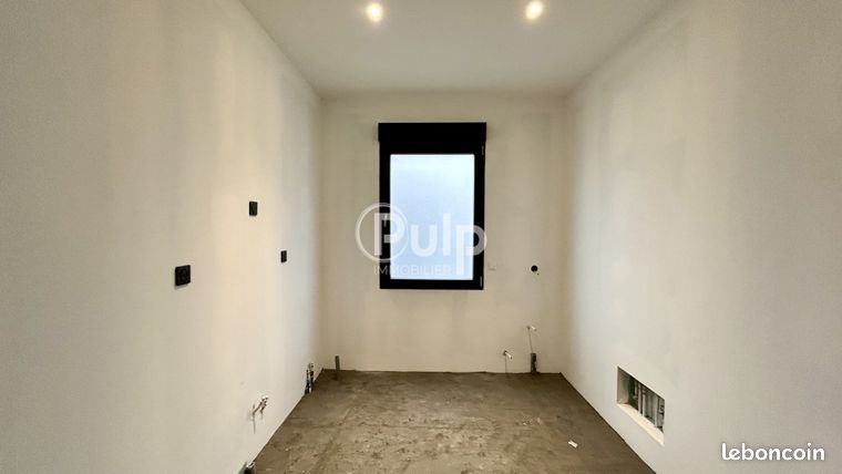 https://img.leboncoin.fr/api/v1/lbcpb1/images/fd/ad/1e/fdad1e16357feefc5528b57f692a2f18c6c611a3.jpg?rule=ad-image