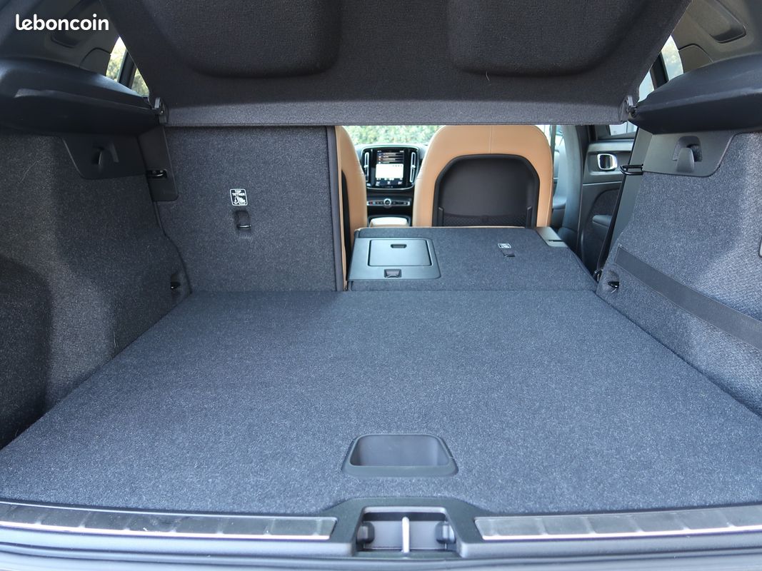 VOLVO XC40 T2 Inscription 129 Geartronic 8 + toit panoramique (image 9)