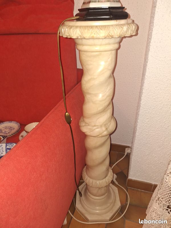Lampe avec colonne sellette torsadée (image 3)