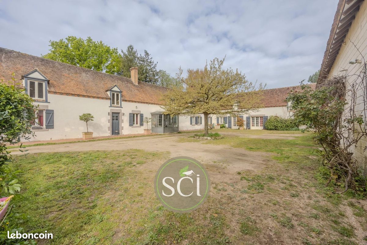 Maison 7 pièces 283 m² · à Tigy · 283 m² · 477 000 €
