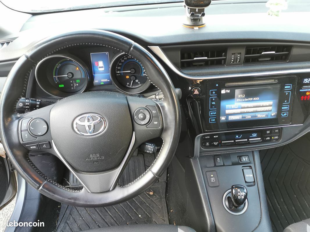 Toyota Auris touring phase 2 (image 3)