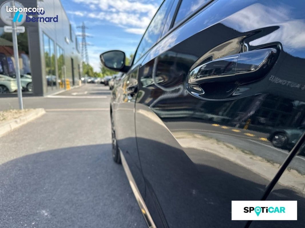 Peugeot 208 1.2 Hybrid 110ch Allure e-DCS6 (image 16)