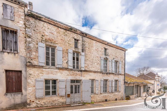 Maison 10 pièces 365 m²