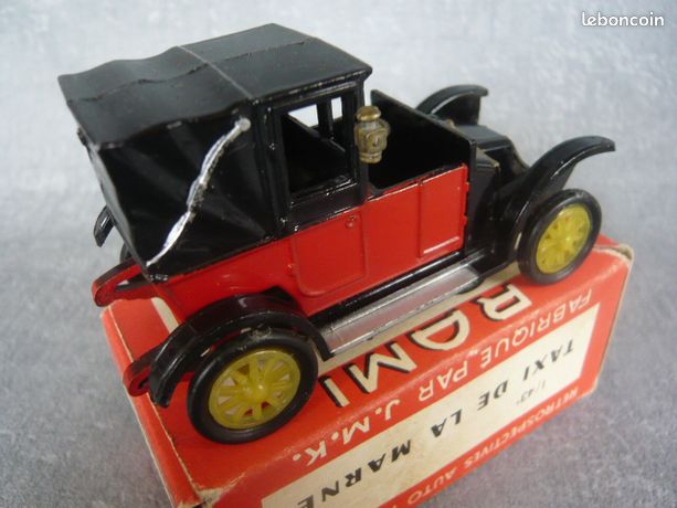 Le taxi de la Marne Renault AG en miniature par Rami au 1/43e incomplet