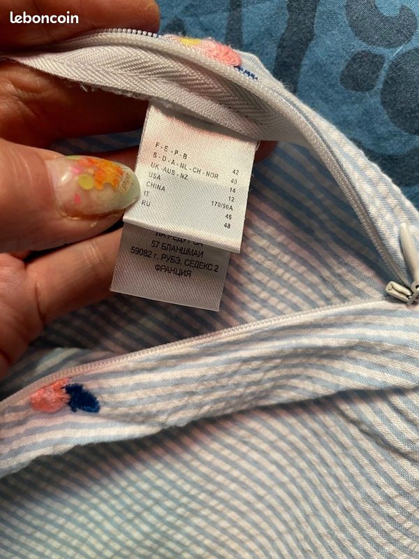 Très jolie combi short avec les fleures brodées (image 2)