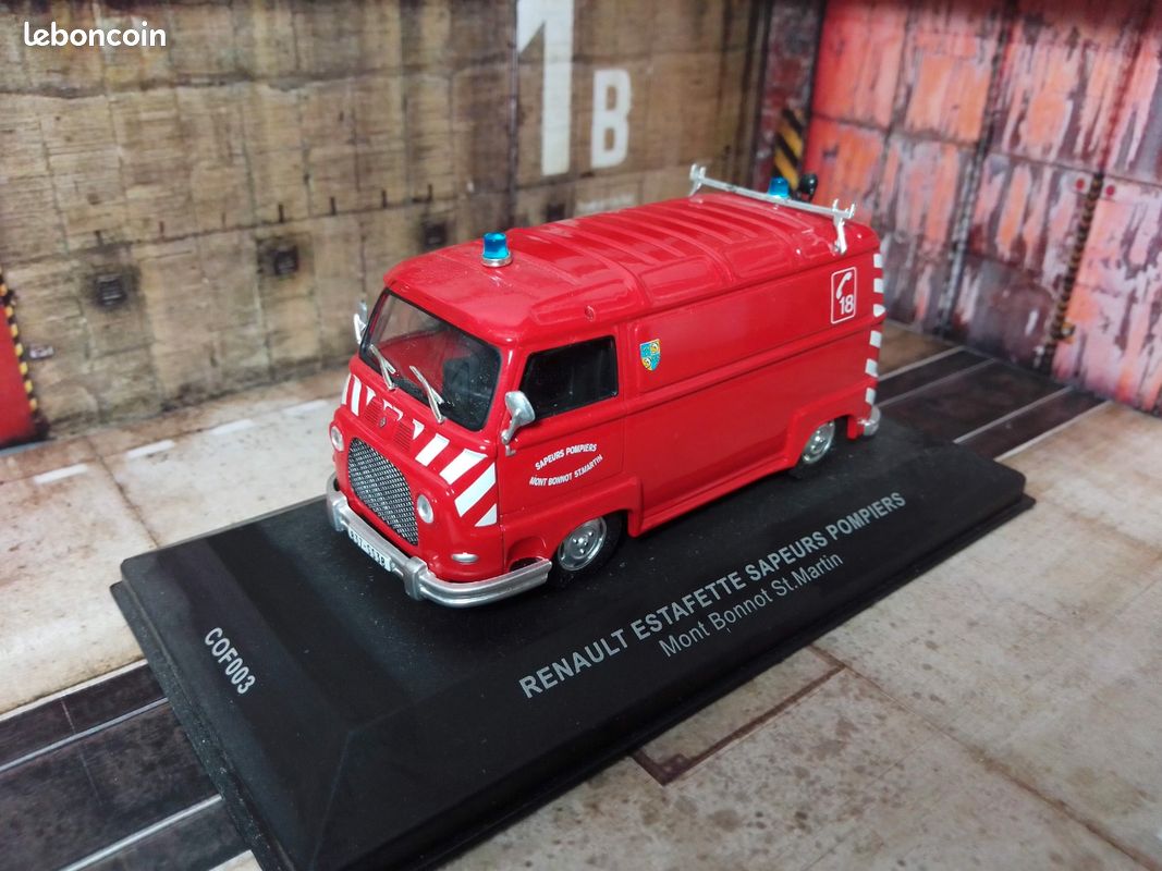 RENAULT ESTAFETTE MINICAR 800 Gendarmerie 1/43 Ixo Hachette Collection EUR 10,00 - FR