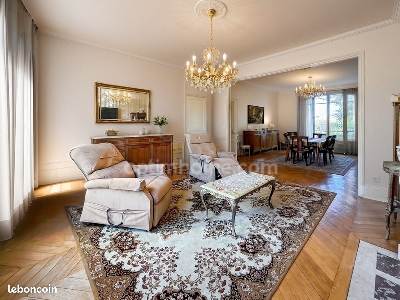 Maison 10 pièces 215 m² · à Beauchamp · 215 m² · 785 000 €