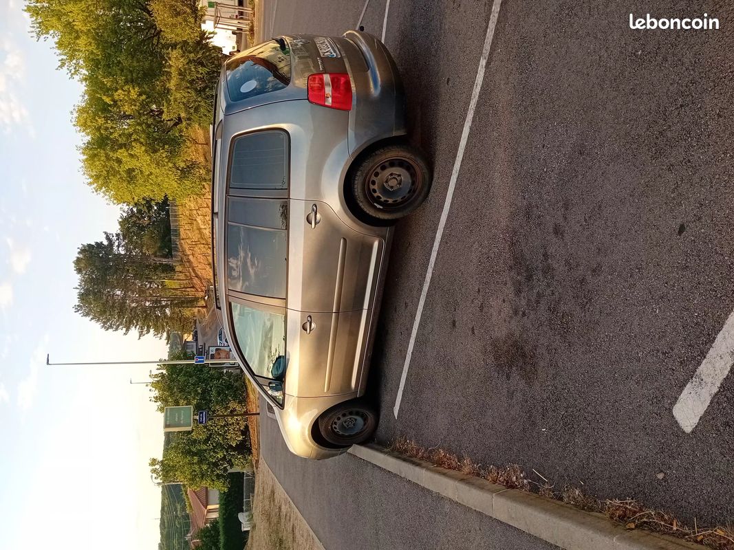 Touran année 2005 1,9tdi la 105chv (image 3)