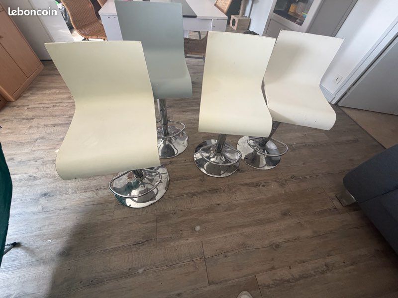 4 tabourets (image 1)