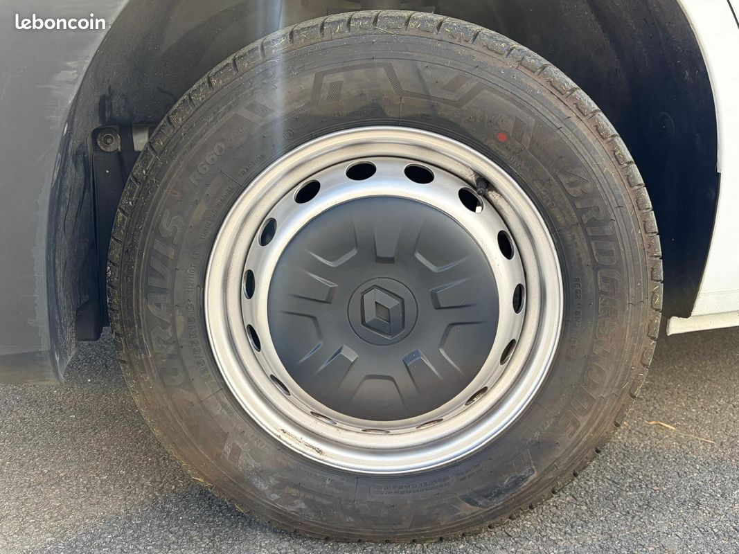 Renault master l2h2 2.3 bluedci 135 confort 19.990 ht soit 23.988 ttc (image 8)