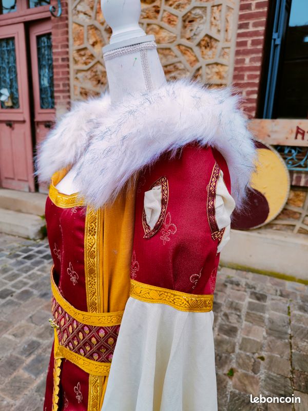 Robe médiévale ou Renaissance pour femme (image 3)