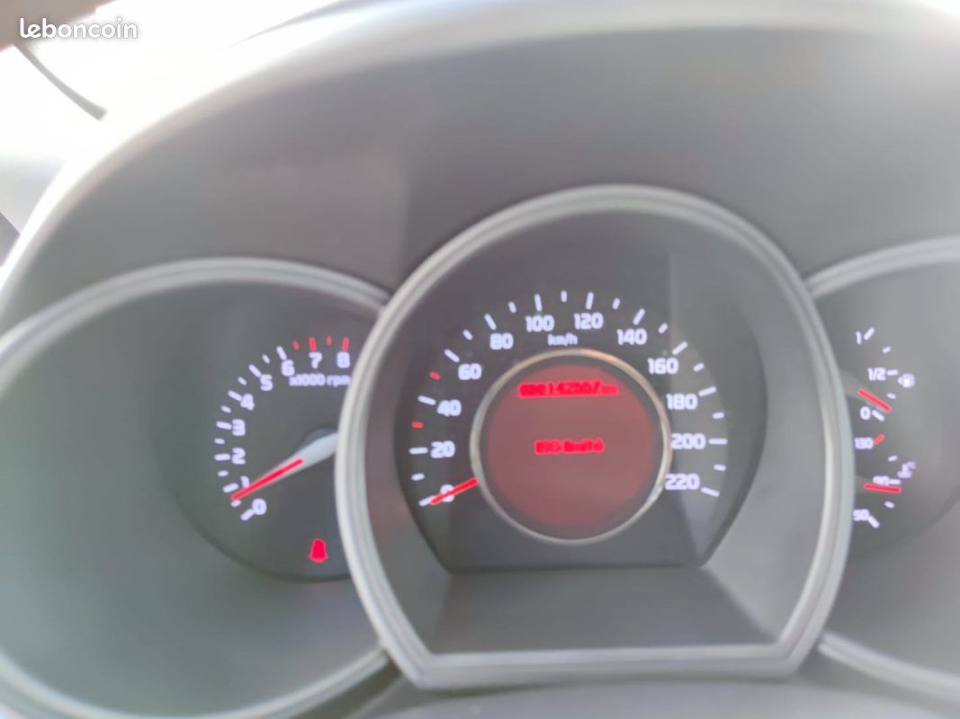 Kia rio 1.2 85 motion isg 2011 (image 10)
