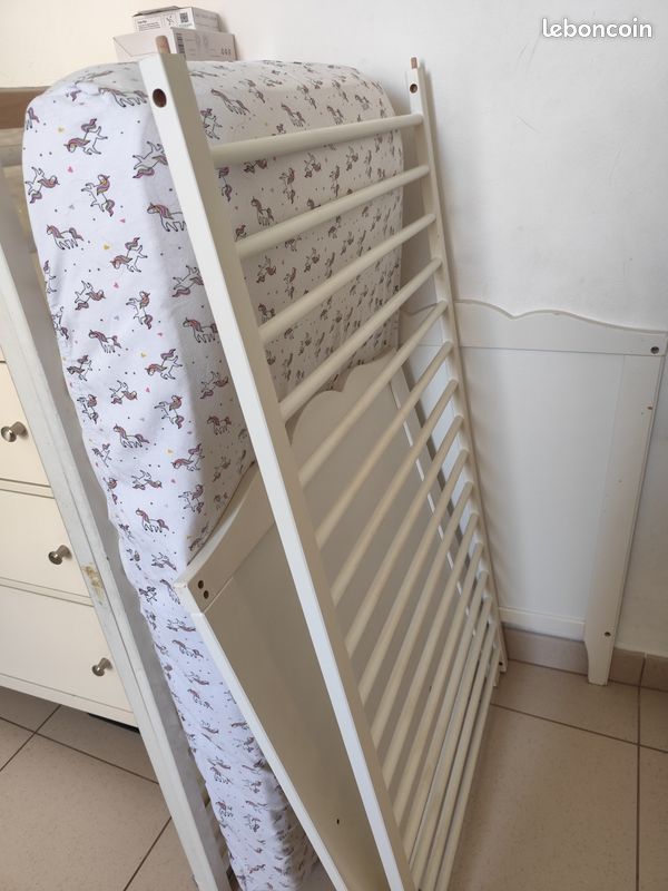 Lit a barreaux (image 1)
