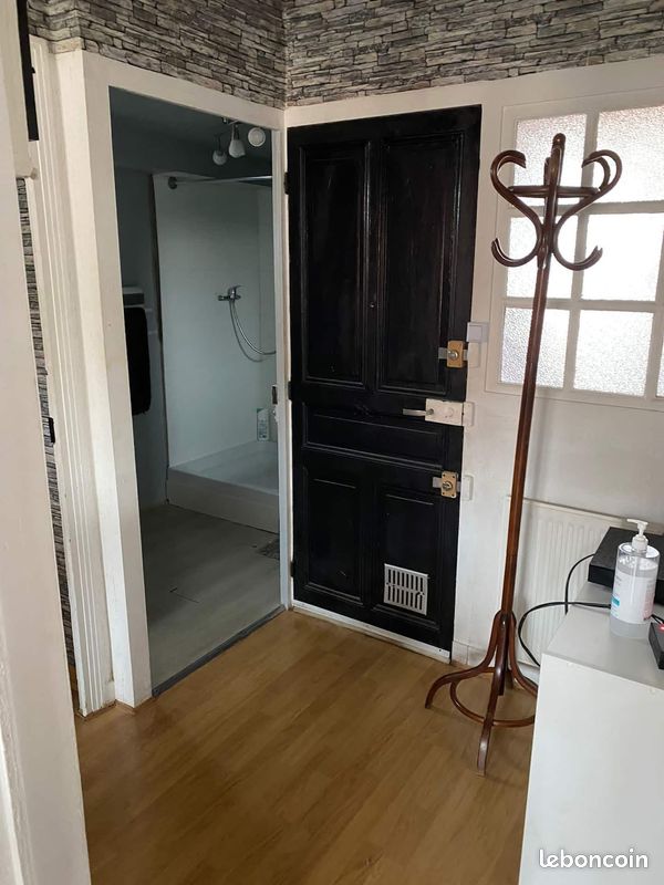 LES TOITS ARVERNE Logement 5 étoiles Petit Déjeuner, Parking , Wifi, Google Home Boîte à clés (image 8)