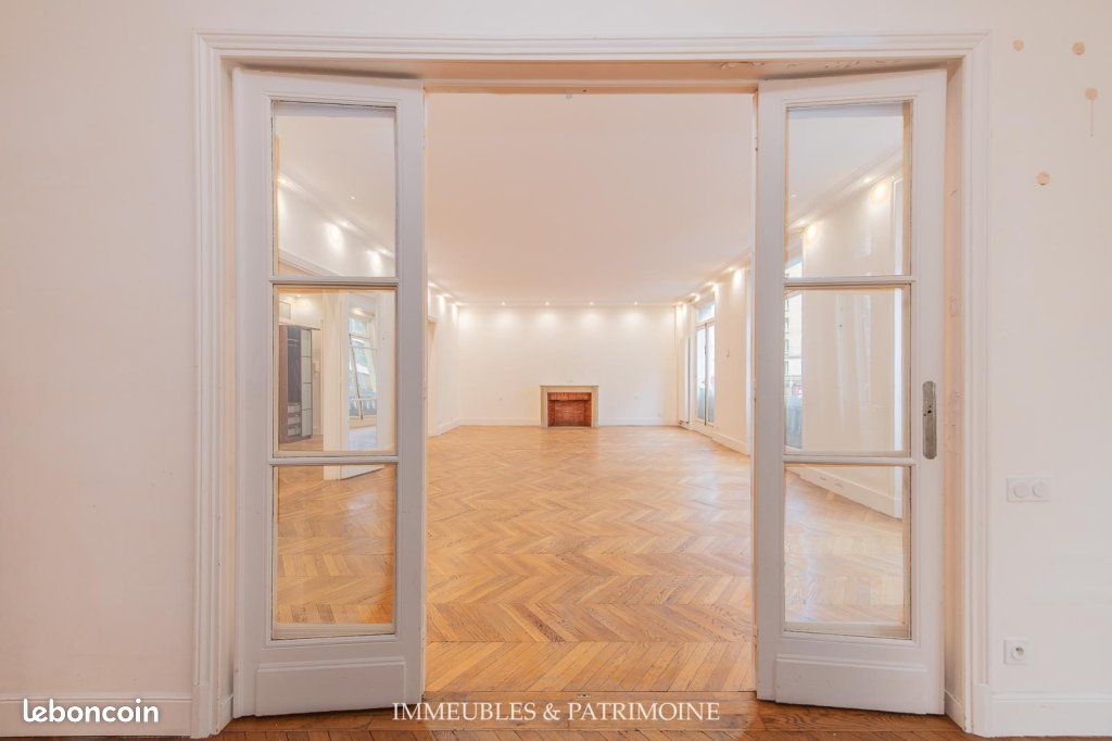 Appartement 7 pièces 322 m² · à Paris · 322 m² · 4 490 000 €