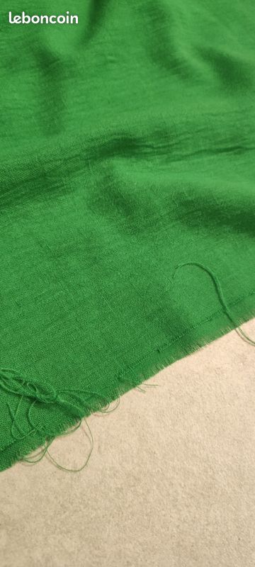 Grand coupon de tissu vert (image 2)