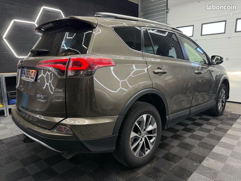 Toyota RAV4 2.5 i 16 V Hybrid SUV (image 2)