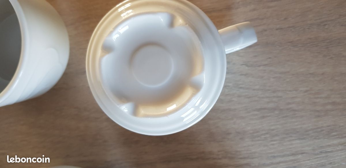 Tasses et sucrier (image 4)