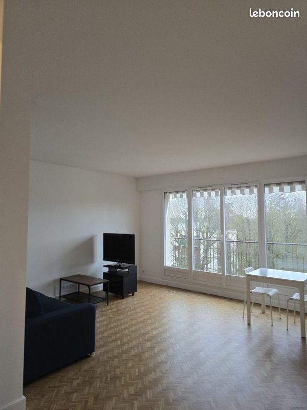 Appartement 1 pièce 49 m² · à Châtenay-Malabry · 49 m² · 1 050 €/mois