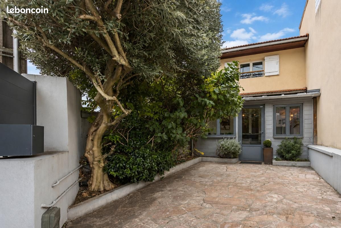 Maison 6 pièces 145 m² · à Nanterre · 145 m² · 618 000 €