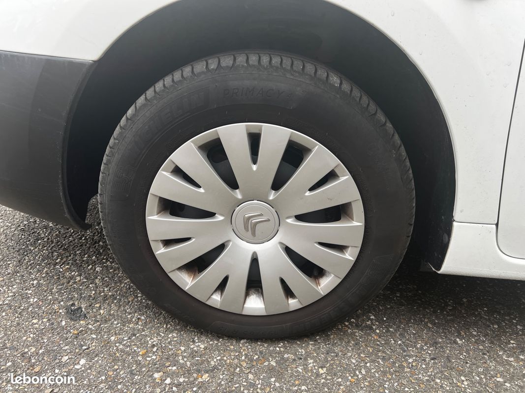 Citroen berlingo vu cabine approfondie 1.6 bluehdi 99 ch xl l2 confort / distribution faite (image 19)