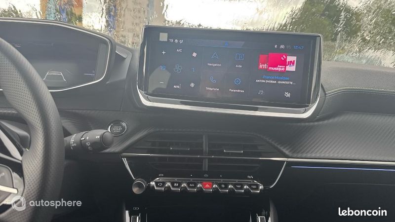 Peugeot 208 e-208 136ch GT (image 19)