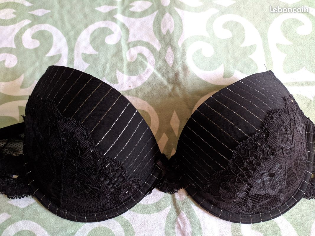 Soutien gorge noir dentelle smoking 90C (image 1)