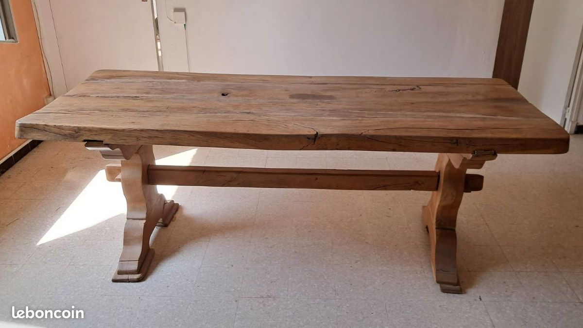 Table monastère (image 2)