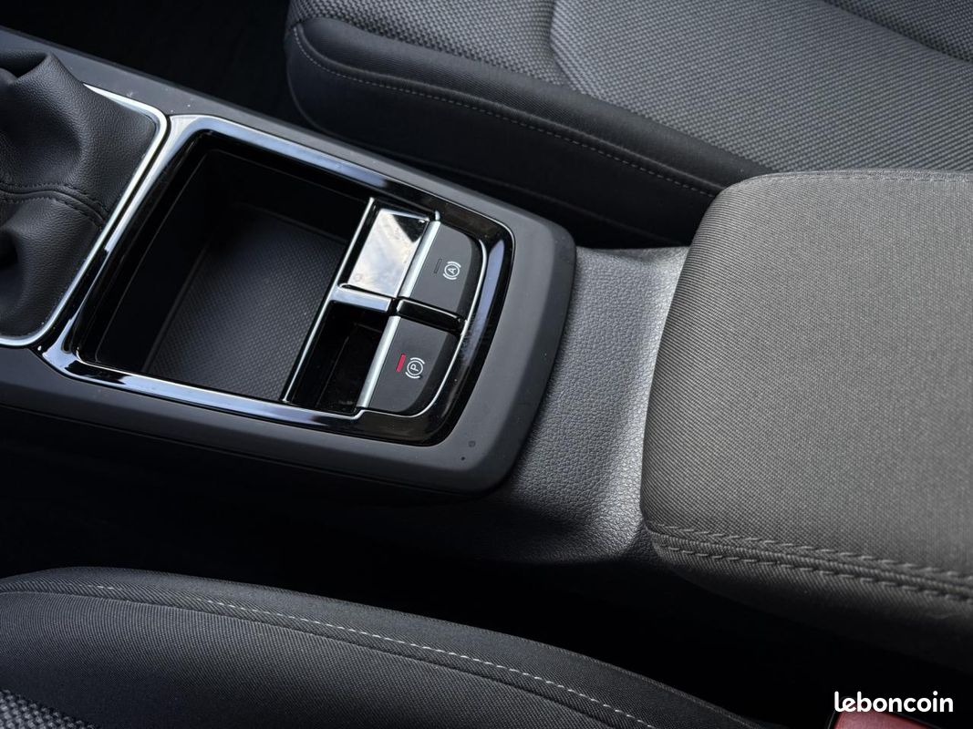 AUDI Q2 30 TDI 116 S Line (image 28)