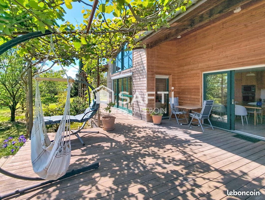 Maison 6 pièces 246 m² · à Savasse · 246 m² · 595 000 €