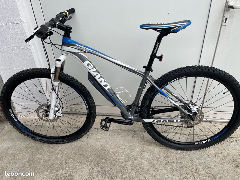 VTT Giant Talon semi rigide Taille M 29 pouces Vélos