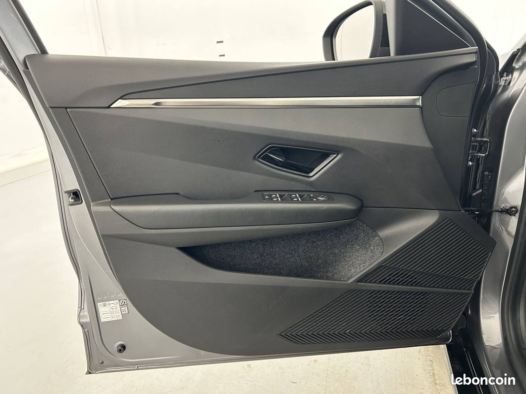 RENAULT Megane E-Tech EV60 220 ch super charge Equilibre (image 11)