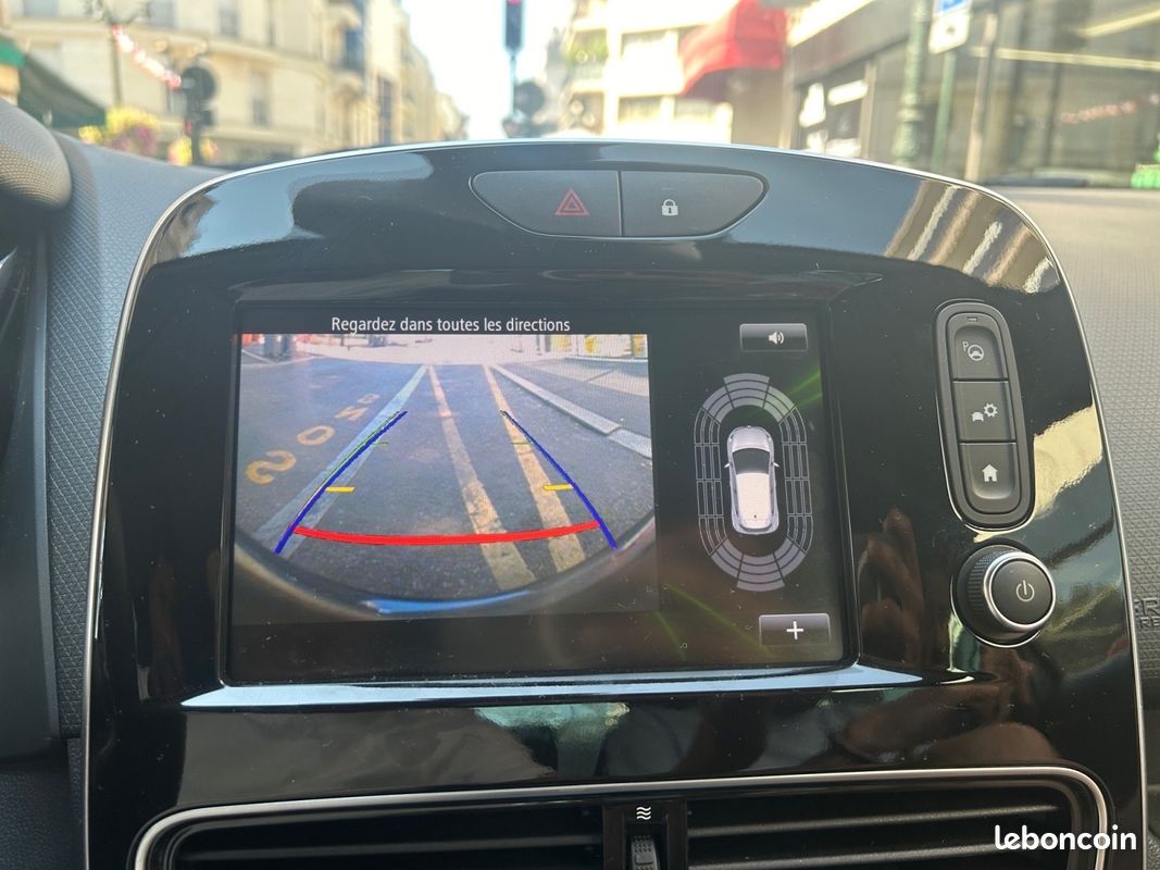 RENAULT CLIO IV DCi 90 Energy Steel EDC ( SE GARE TOUTE SEUL ) (image 17)