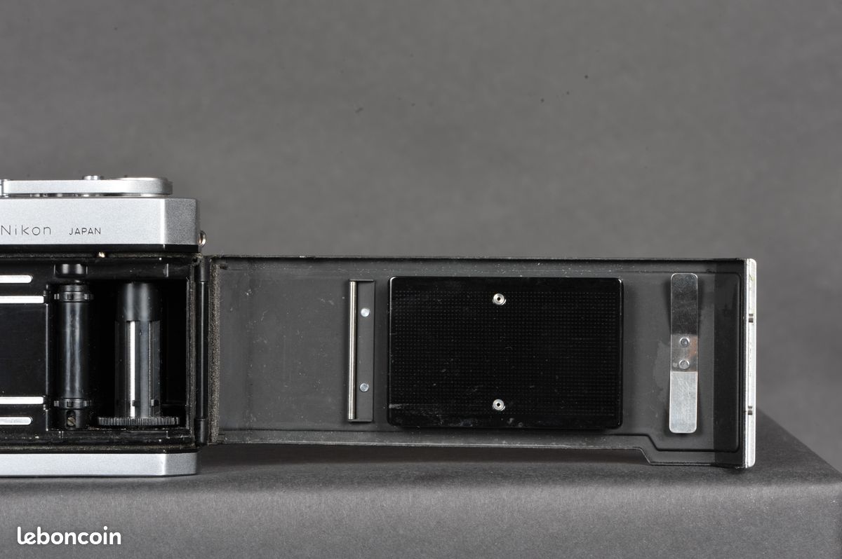 Appareil photo Nikkormat ojectif 85 mm f2 (image 6)