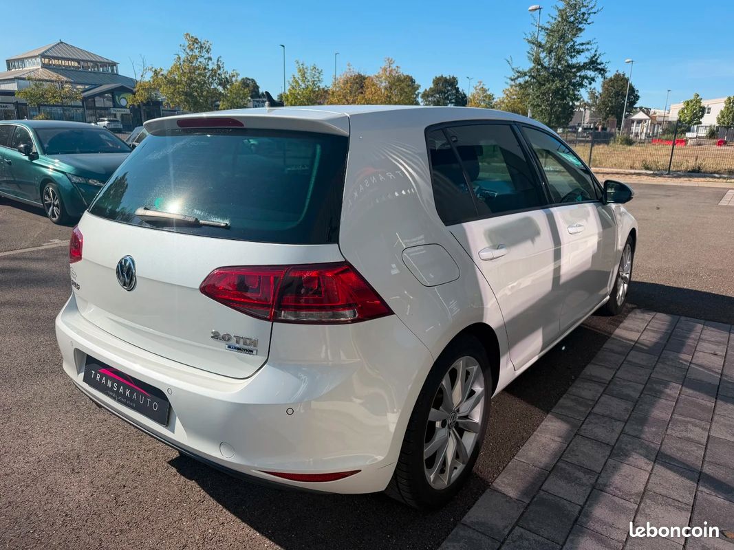 VOLKSWAGEN GOLF 7 2.0 TDI 150 ch BlueMotion Technology Carat avec GPS / RÉGULATEUR / RADAR AVANT ET ARRIÈRE (image 5)