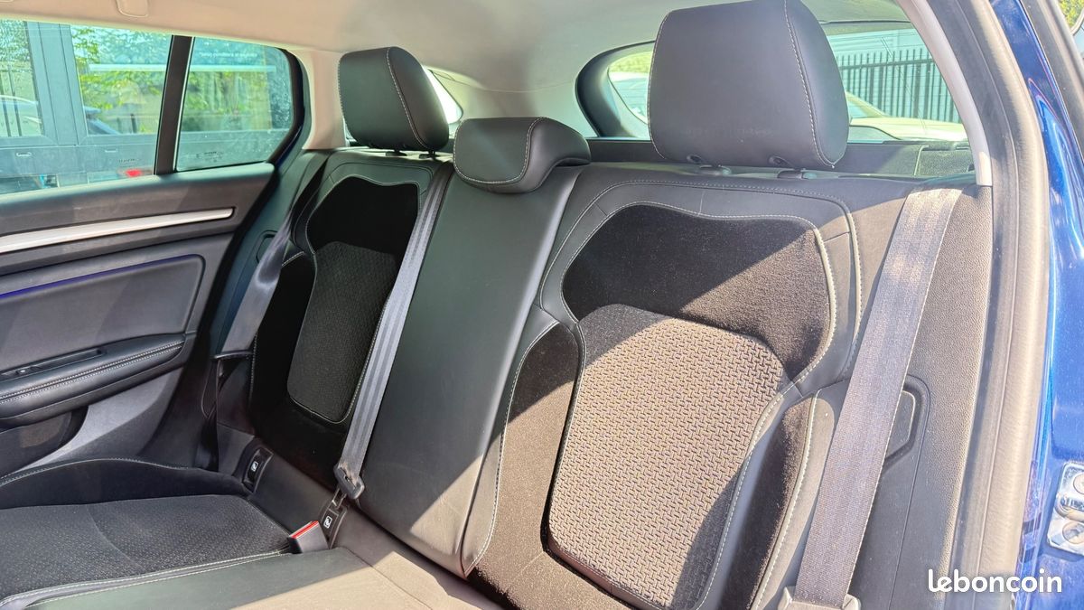 RENAULT MEGANE ESTATE 1.3L TCE 140CH INTENS / CAMERA DE RECUL / APPLE CAPRLAy (image 9)