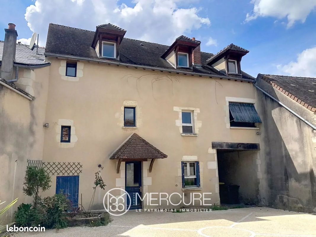 Maison 10 pièces 180 m² · à Tournon-Saint-Martin · 180 m² · 143 500 €
